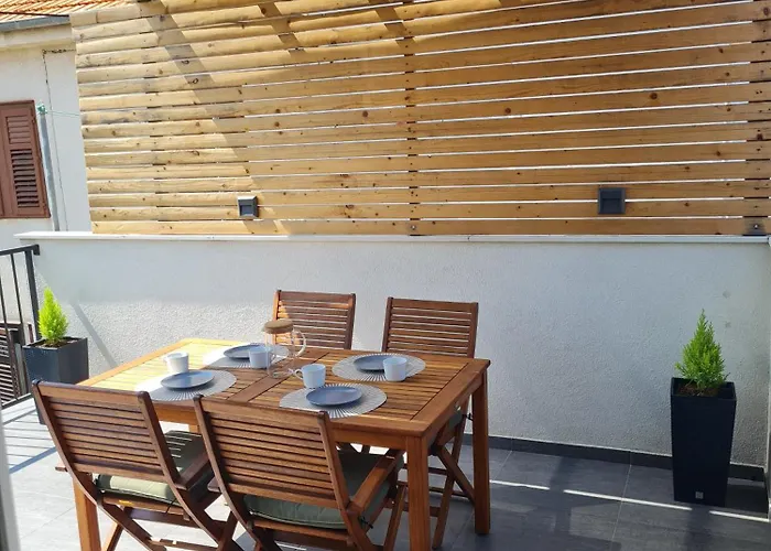 Modern Apartment Vitrenjak