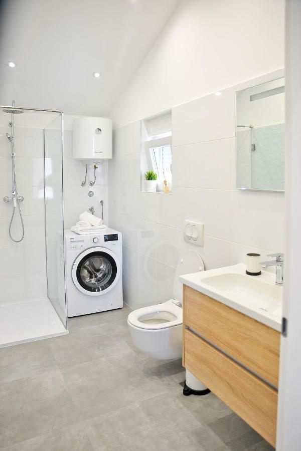 Modern Vitrenjak Apartamento